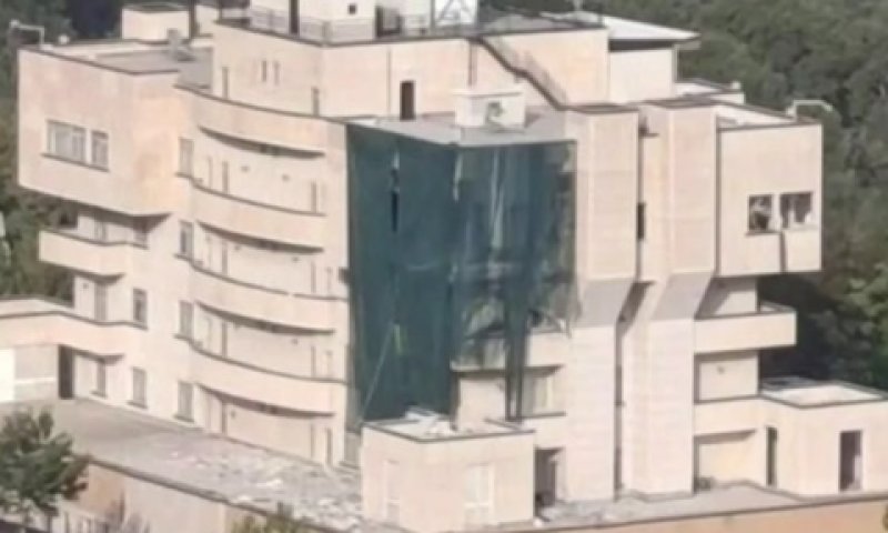 המתחם שבו חוסל איסמעיל הנייה, לאחר הפיצוץ [צילום: שימוש לפי סעיף 27א]