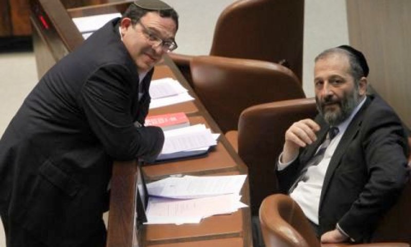 דרעי. פירון הראה לו איפה החצי השני של הביצה [צילום: פלאש 90]