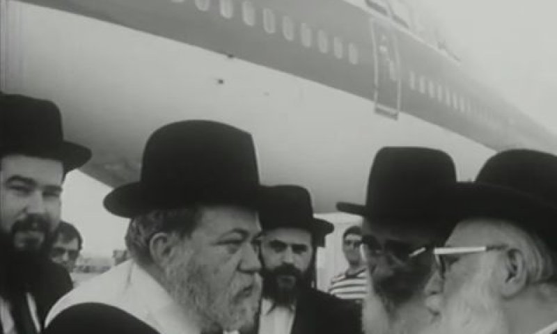 ח"כ אברהם שפירא על רקע מטוס אל על