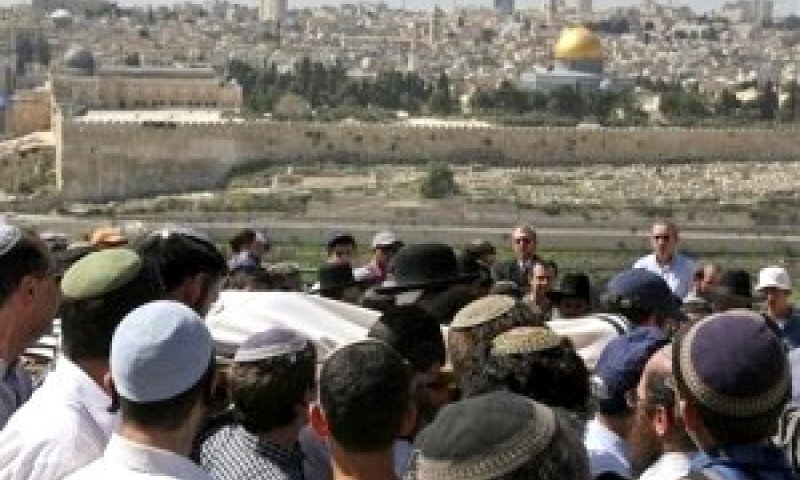 לווית אחד הנרצחים בישיבת מרכז הרב על-רקע הר הבית [צילום: AP]