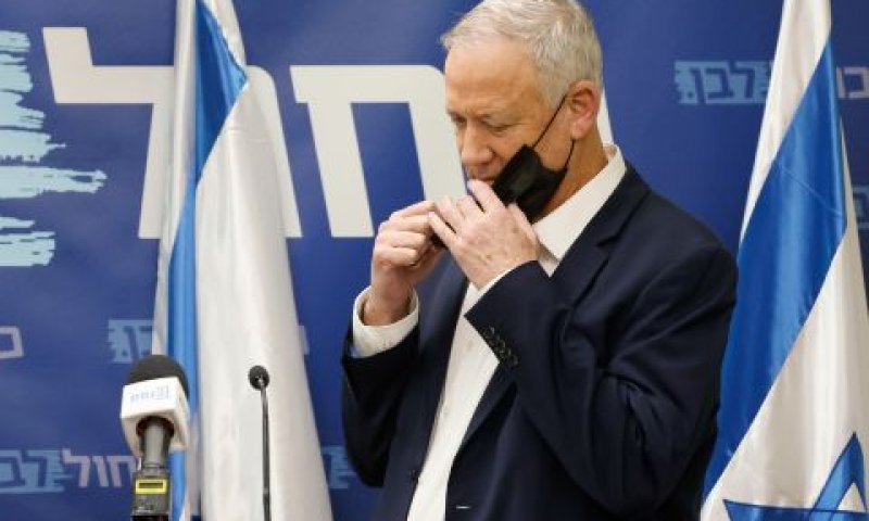 גנץ. עיצומים מול לפיד [צילום: אוליביה פיטוסי/פלאש 90]