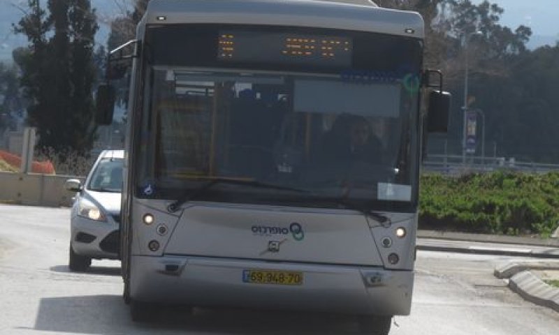 סופרבוס. שיבושים קשים [צילום: שמואל וולף]