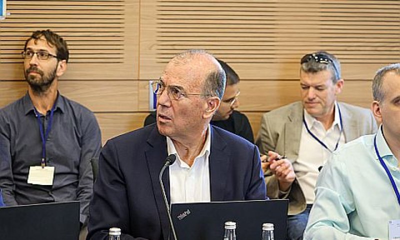 ד"ר אפלבאום. "25% מהחברות מתכננות לפטר עובדים" [צילום: נועם מושקוביץ, דוברות הכנסת]