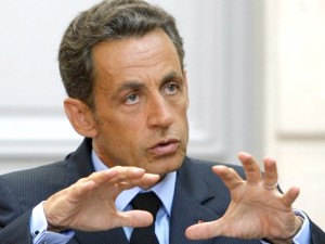 מאמין בסנקציות. סרקוזי [צילום: AP]