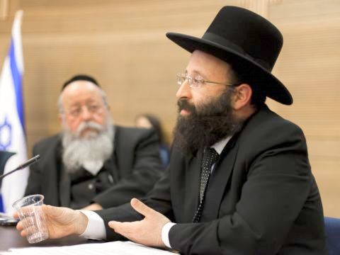 הרב רבינוביץ' וברקע ח"כ מוזס [צילום: פלאש 90]