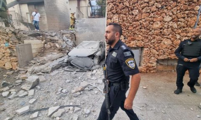 זירת הפגיעה [צילום: דוברות המשטרה]