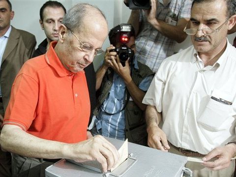 מישל עאון, מצביע בתחילת השבוע [AP]