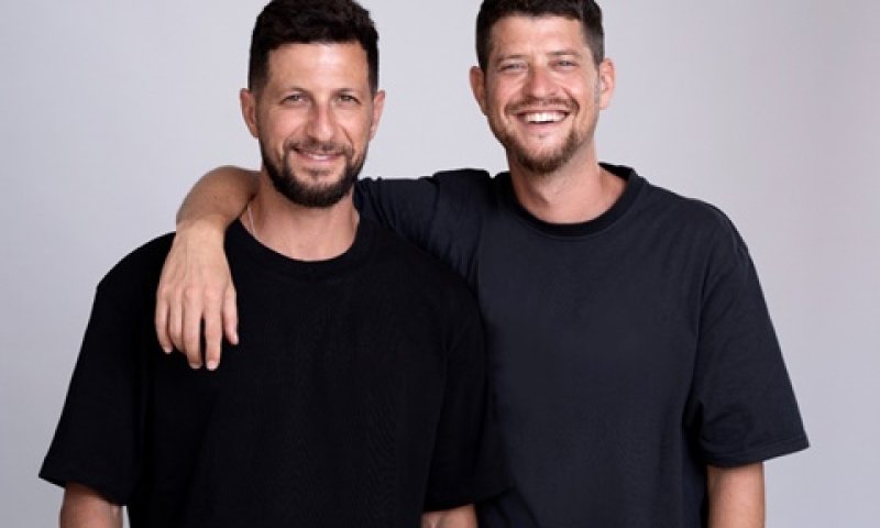 אייל נצר וגלעד אלמוג. "הבעת אמון בצוות המדהים שלנו" [צילום: זוהר שטרית]