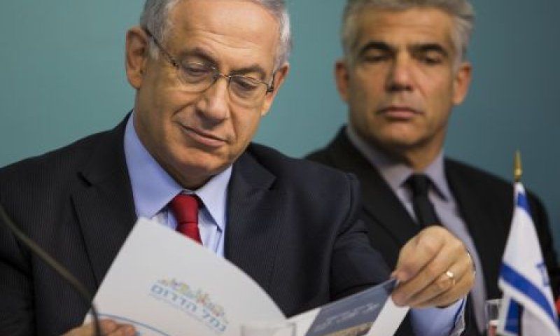 בנימין נתניהו ויאיר לפיד [צילום ארכיון: נועם רבקין פנטון/פלאש 90]