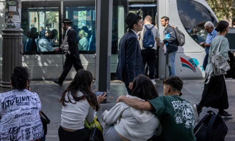 בקרוב - קו הרכבת ימשיך מעבר להר הרצל [צילום: חיים גולדברג, פלאש 90]