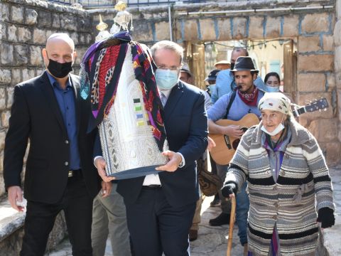 [צילום: שי-לי/בית זינאתי]