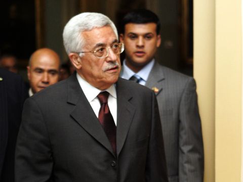 אבו מאזן מגיע לפגישה עם מנהיג הרוב בסנאט [AP]
