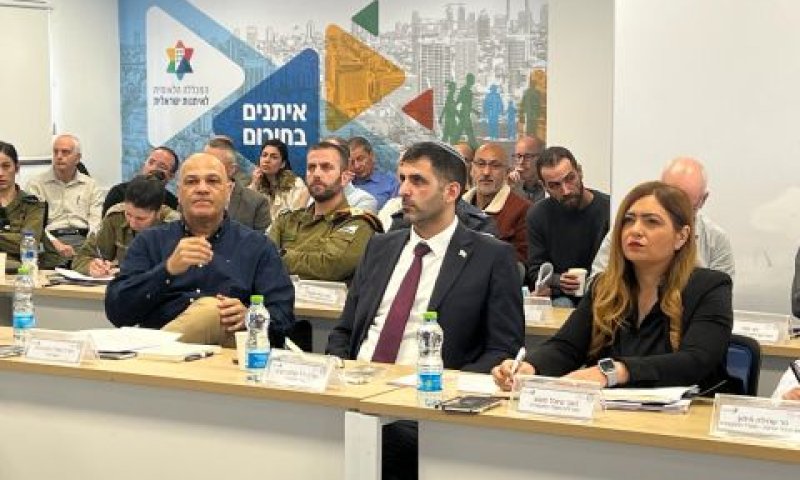 עינבל משש, שלמה קרעי, יורם לרדו [צילום: משרד התקשורת]