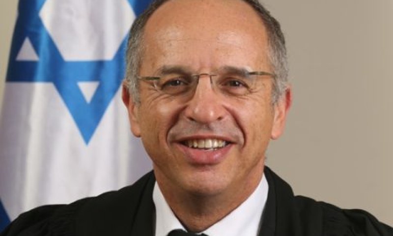 סולברג. "בעטיו של המחוקק"