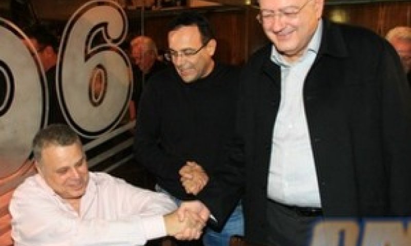 יוסיפוף, מאנה ופדרמן מברכים על המוגמר [צילום: ניר בוקסנבאום ONE]