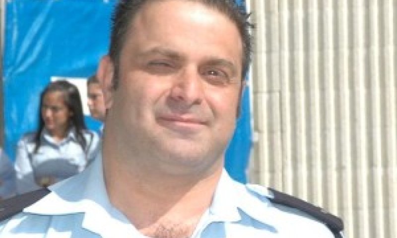 שוקי סופר ופינוי הפצועים [צילום: משטרת ישראל / פלאש 90]