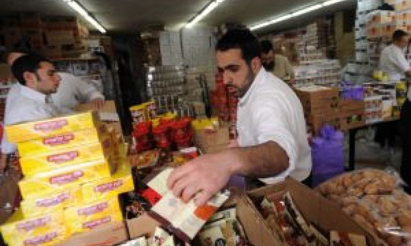 מתנדבים [צילום: פלאש 90]