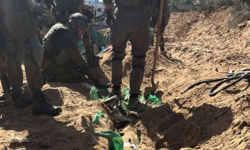 חשיפת בורות השיגור [צילום: דובר צה''ל]