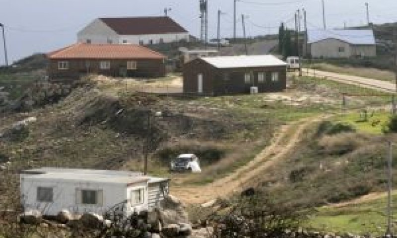 תושבים ביצהר זועמים על הריסת המבנה [צילום: פלאש 90]
