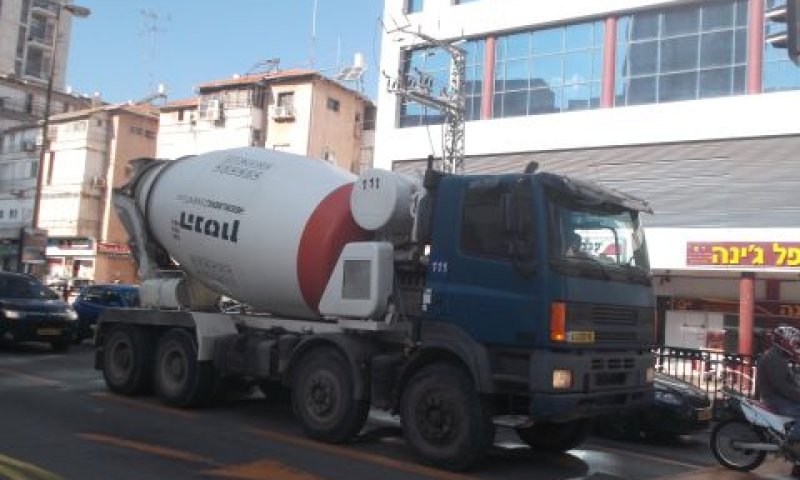 "חשש לסדקים ברצפה"
