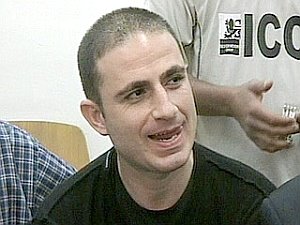 אסי אבוטבול. ניסיון לחסלו