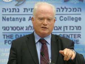 גלעד, לא הגיע מסיבות ביטחוניות