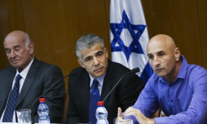 שלח, לפיד ופרי. כל ישראל אחים [צילום: פלאש 90]
