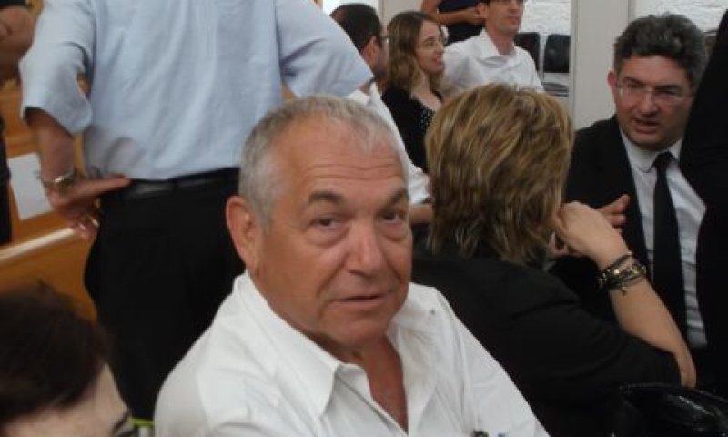 אלון. בית המדרש ובית הדין