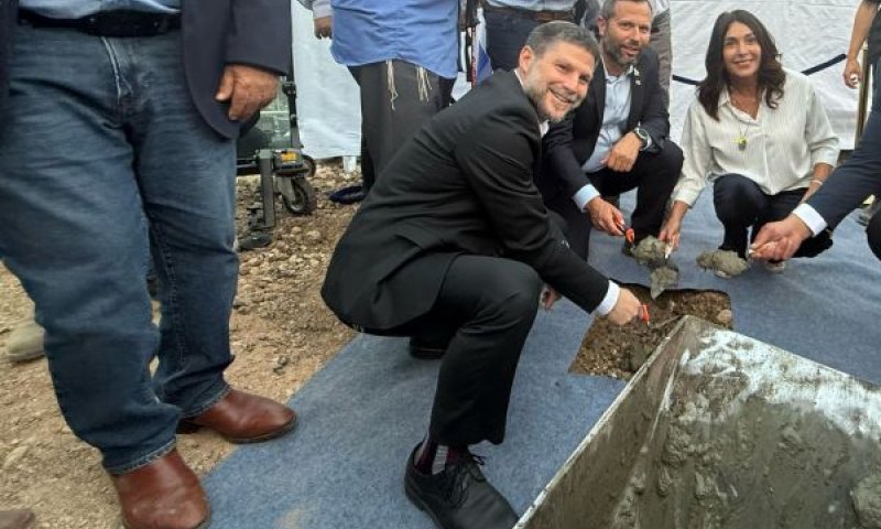 רגב וסמוטריץ' אתמול באירוע בכביש 60