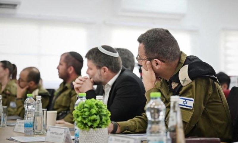 כבישים, מים וחשמל [צילום: תקשורת השר]