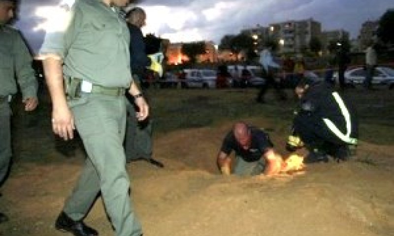 נפילת קסאם באשקלון [צילום: AP]