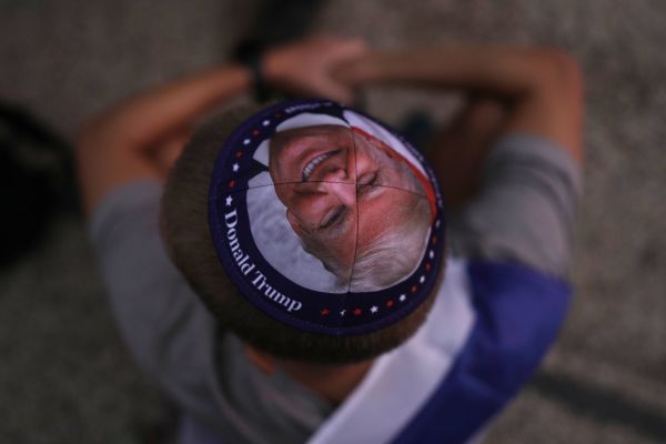 כיכר החטופים ביום השחרור [צילום: עודד בלילתי/AP]