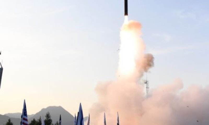 שיגור טיל החץ3 [צילום: אגף דוברות והסברה, משרד הביטחון]