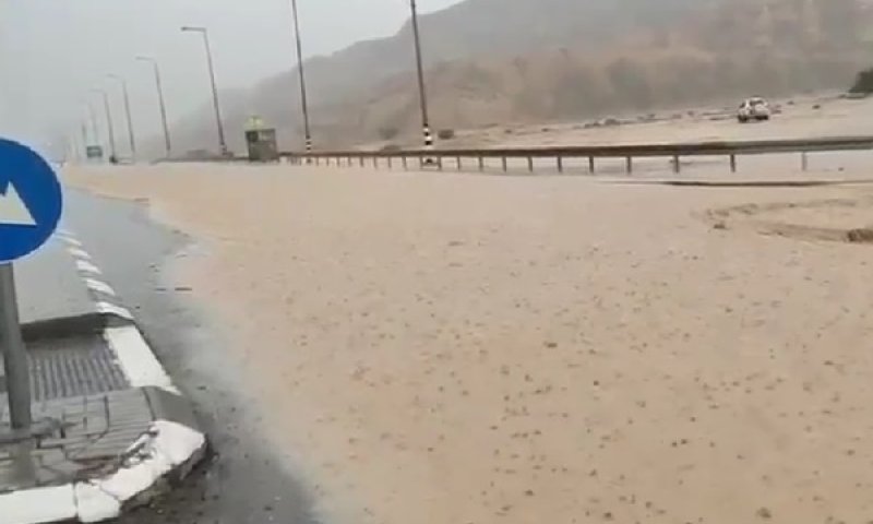 כביש 90 נחסם, וכן כבישים 12 ו-40 [צילום: משטרת ישראל]