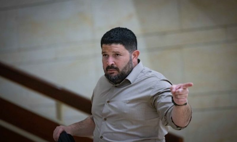 כהן, לחץ פסול מצד בוגי למחיקת הביקורת [צילום: חיים גולדברג/פלאש 90]