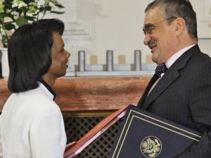 מזכירת המדינה, רייס וקארל שוורצנברג [צילום: AP]