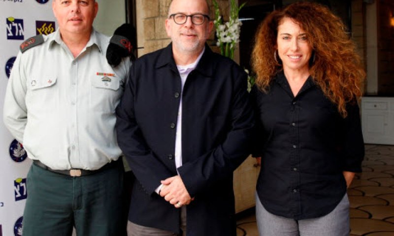 סטלה הנדלר, מנכ"ל בזק, ירון דקל, מפקד גל"צ האלוף עוזי מוסקוביץ, ראש אגף התקשוב במשרד הביטחון [צילום: יח"צ]