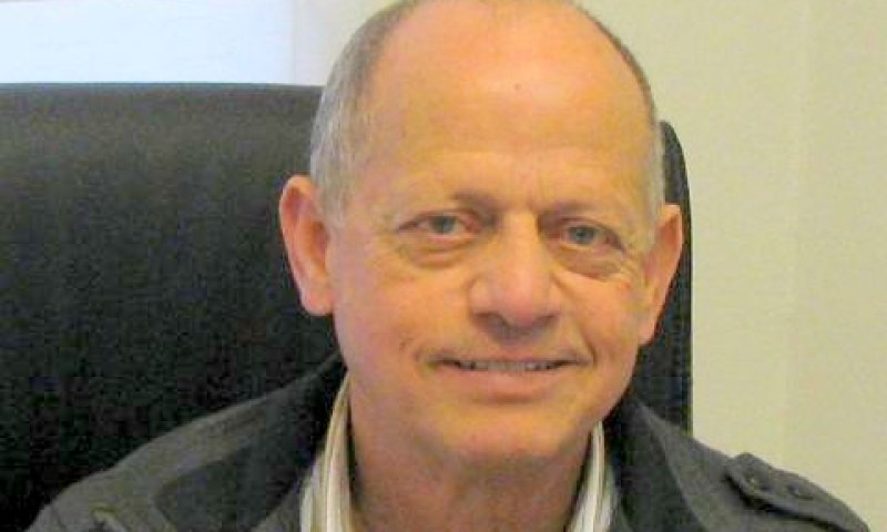 צבי אפל [צילום: יח"צ]