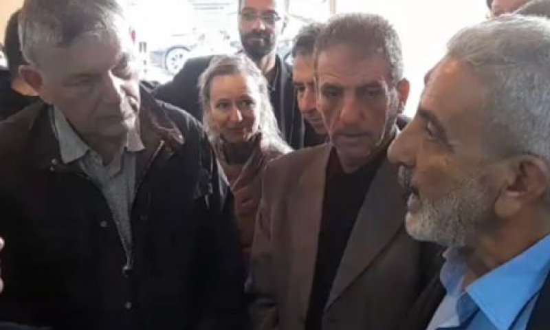 מנכ"ל אונרא (משמאל) עם בכירי חמאס בלבנון
