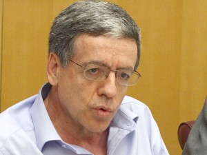 מזוז. הקרקע רועדת [צילום: פלאש 90]