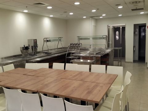 400,000 שקל - וחדר האוכל שומם [צילום: משרד מבקר המדינה]