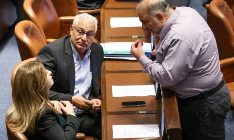 מנצור עבאס, מאזן גנאים וג'ידא רינאווי זועבי [צילום: נועם מושקוביץ/דוברות הכנסת]