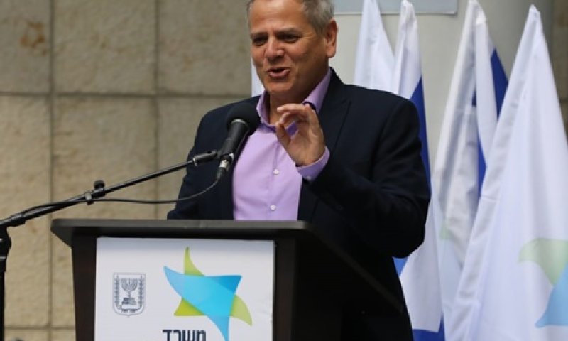 השר הורוביץ, במשרד הבריאות [צילום: יוסי זמיר, לע"מ]