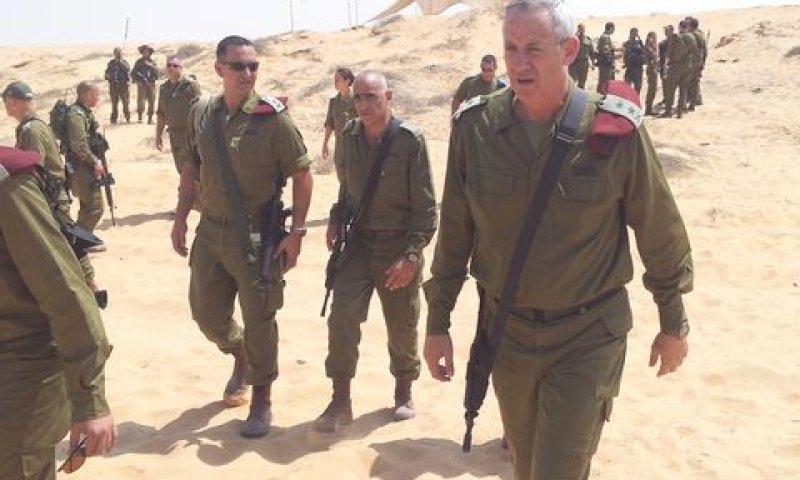 הרמטכ"ל בזירת הפיגוע. בעיה משמעותית [צילום: דו"צ]