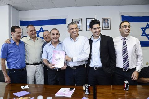 ניצן חן, ג'וזף אטרש, משה כחלון, זיאד עומרי, ?, אודי מירון, ? [צילום: דקלה בסיסט-שפריר]