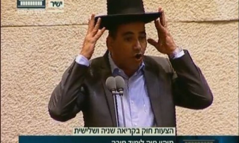 חסון. לא הכובע קובע [צילום: מן הטלוויזיה]