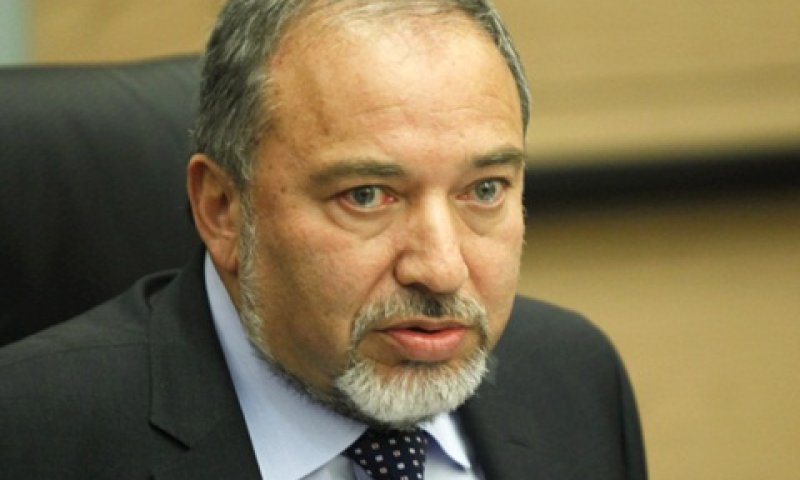 ליברמן. לתת כתף למען המשק [צילום: פלאש 90]