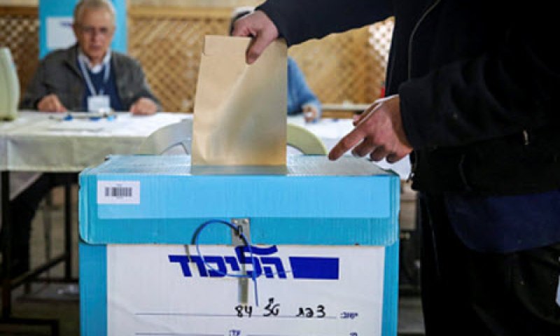 פניות ותלונה [צילום: דוד כהן, פלאש 90]
