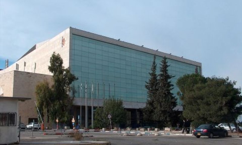 "העירייה מפרה את ההסכם"