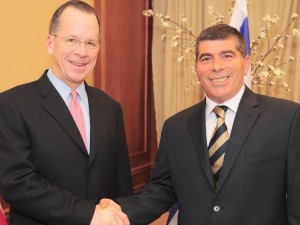 אדמירל מאלן ורב אלוף אשכנזי [צילום: דו"צ]